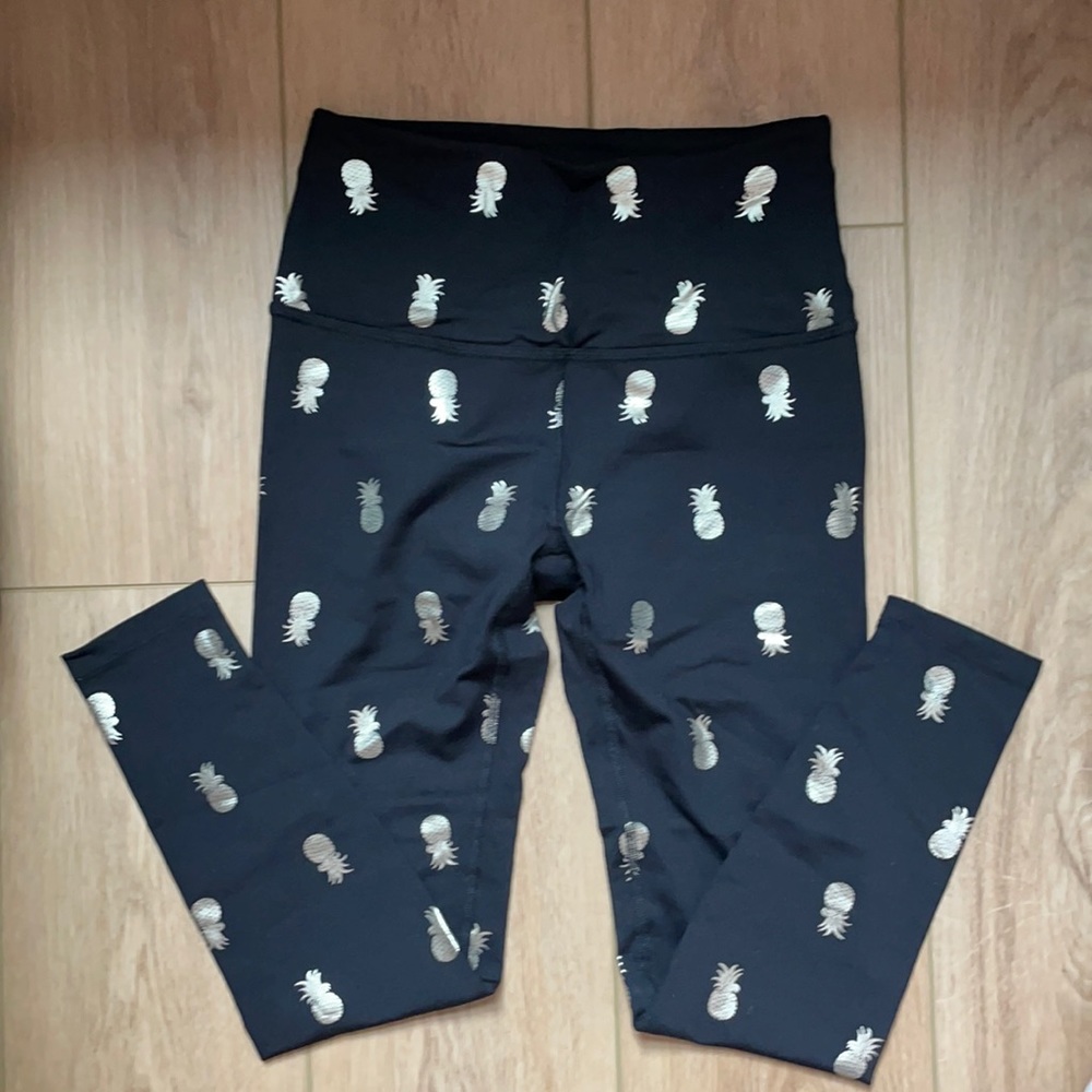 Beyond Yoga metallic pineapple leggings